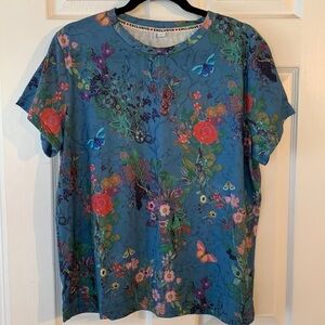 Beautiful Floral Women’s top XL